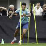 Ex-Botafogo, Igor Jesus abre o jogo sobre adaptação na Premier League: 'Muita força'