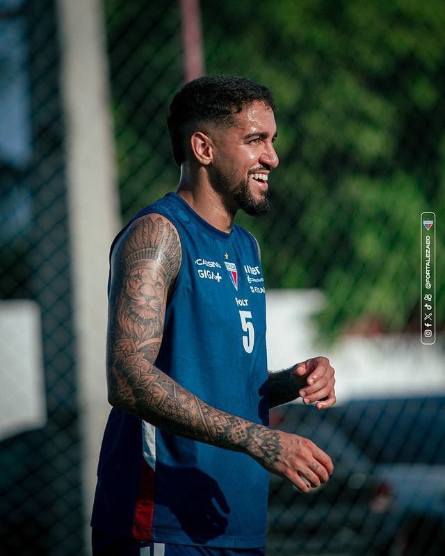 Corinthians encaminha contratação de ex-Fortaleza com passagem por gigante europeu
