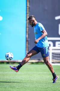 Alex Santana em treino do Grêmio