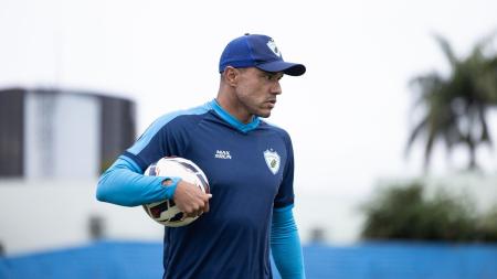 Roger Silva durante treino do Londrina