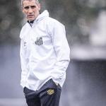 Santos confirma lesão e volante vira dúvida para clássico com Corinthians