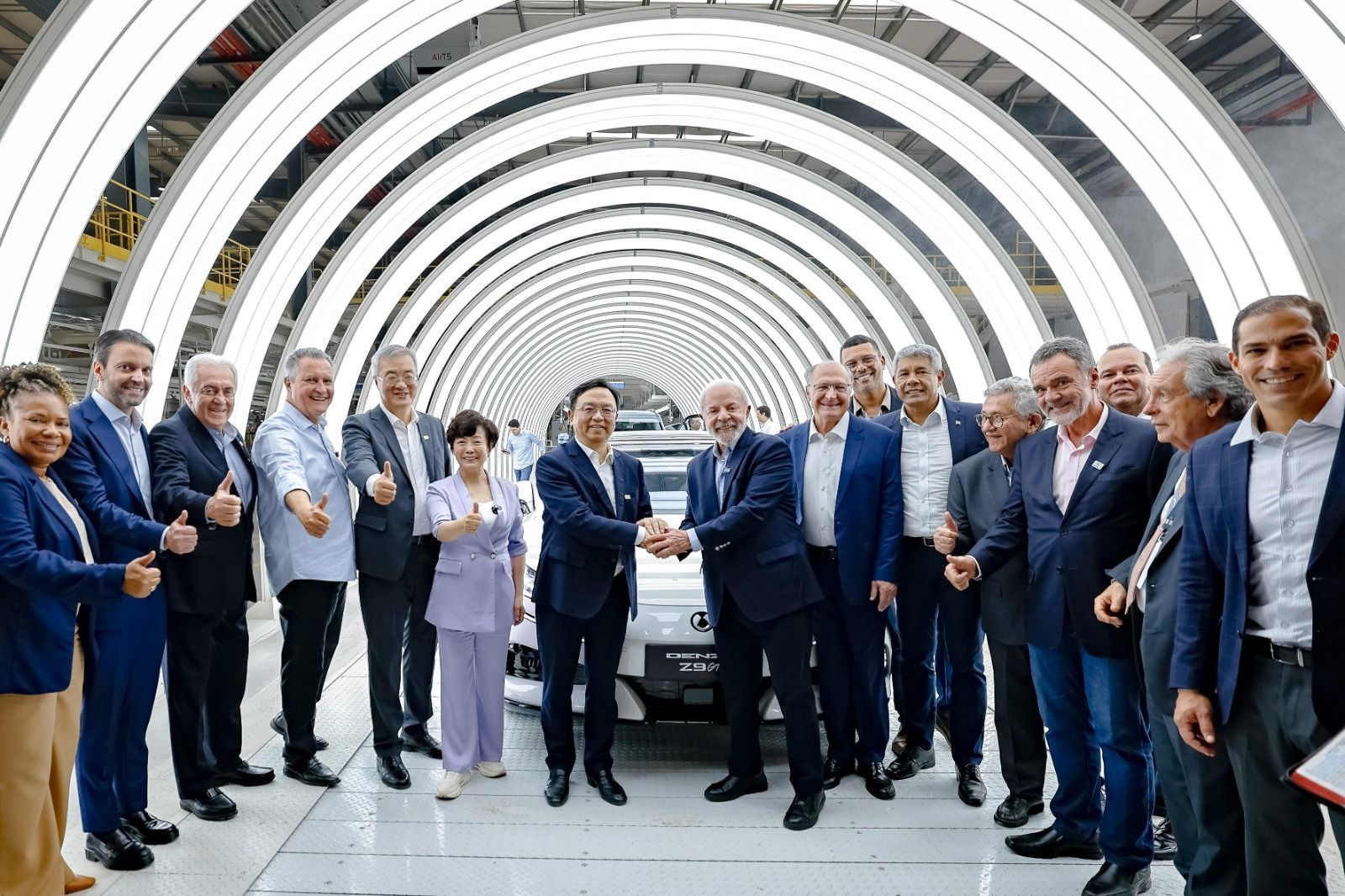 Petrobras e BYD anunciam bilhões em projetos industriais na Bahia