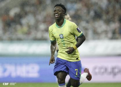 Vini Jr. celebra gol sobre Coreia do Sul em duelo amistoso disputado nesta sexta-feira (10)