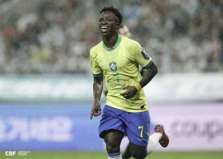 Vini Jr. celebra gol sobre Coreia do Sul em duelo amistoso disputado nesta sexta-feira (10)