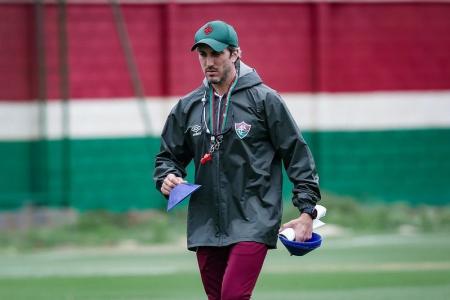 Luís Zubeldía quer aproveitar a sequência de jogos no Rio de Janeiro para entrar no G6