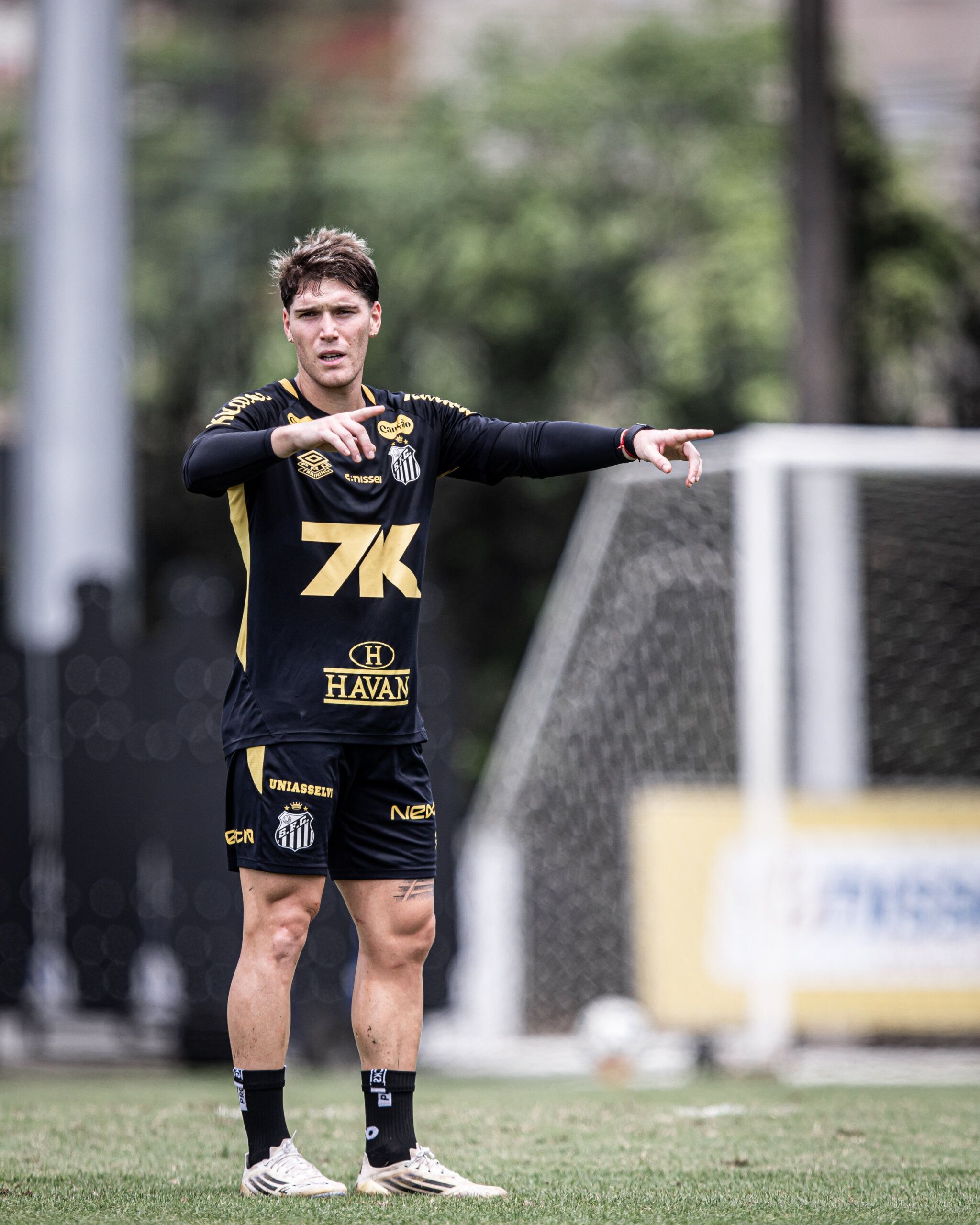 Titular do Santos, Rollheiser aponta trunfos para jogo contra o Corinthians