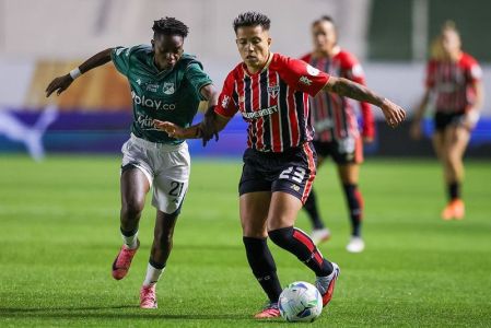 Bia Menezes durante jogo da Libertadores Feminina
