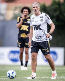 Juan Pablo Vojvoda, técnico do Santos FC