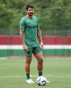 Everaldo perdeu espaço no Fluminense desde a chegada de Zubeldia