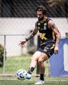 Lautaro Díaz, atacante do Santos FC