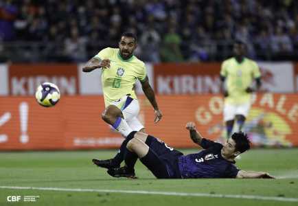 Paulo Henrique marcou o primeiro gol do Brasil contra o Japão