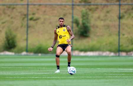 Ruan Tressoldi deve ser titular pela primeira vez contra o Cruzeiro