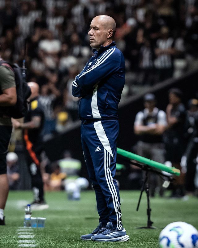Jardim cita Pedrinho e ‘bate o pé’ sobre briga do Cruzeiro pelo título do Brasileirão