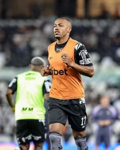Marlon Freitas está suspenso do próximo jogo do Botafogo