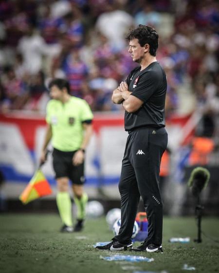 Fernando Diniz vai reencontra o Fluminense em busca da primeira vitória clássico