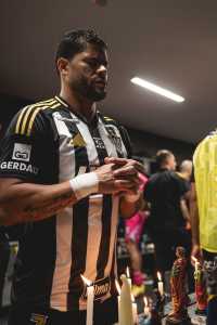 Hulk no vestiário do Atlético na Arena MRV