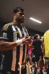Hulk no vestiário do Atlético na Arena MRV