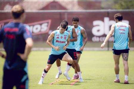 Filipe Luís durante entrevista coletiva do Flamengo