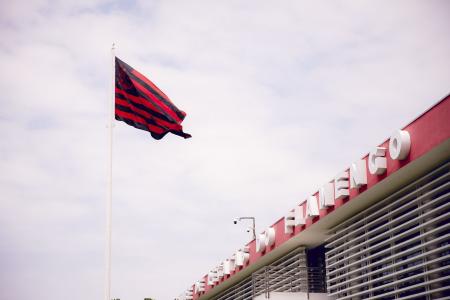 Flamengo tem olhado com atenção para a base
