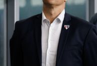 Diretor do São Paulo descarta pedido de demissão de Crespo após goleada
