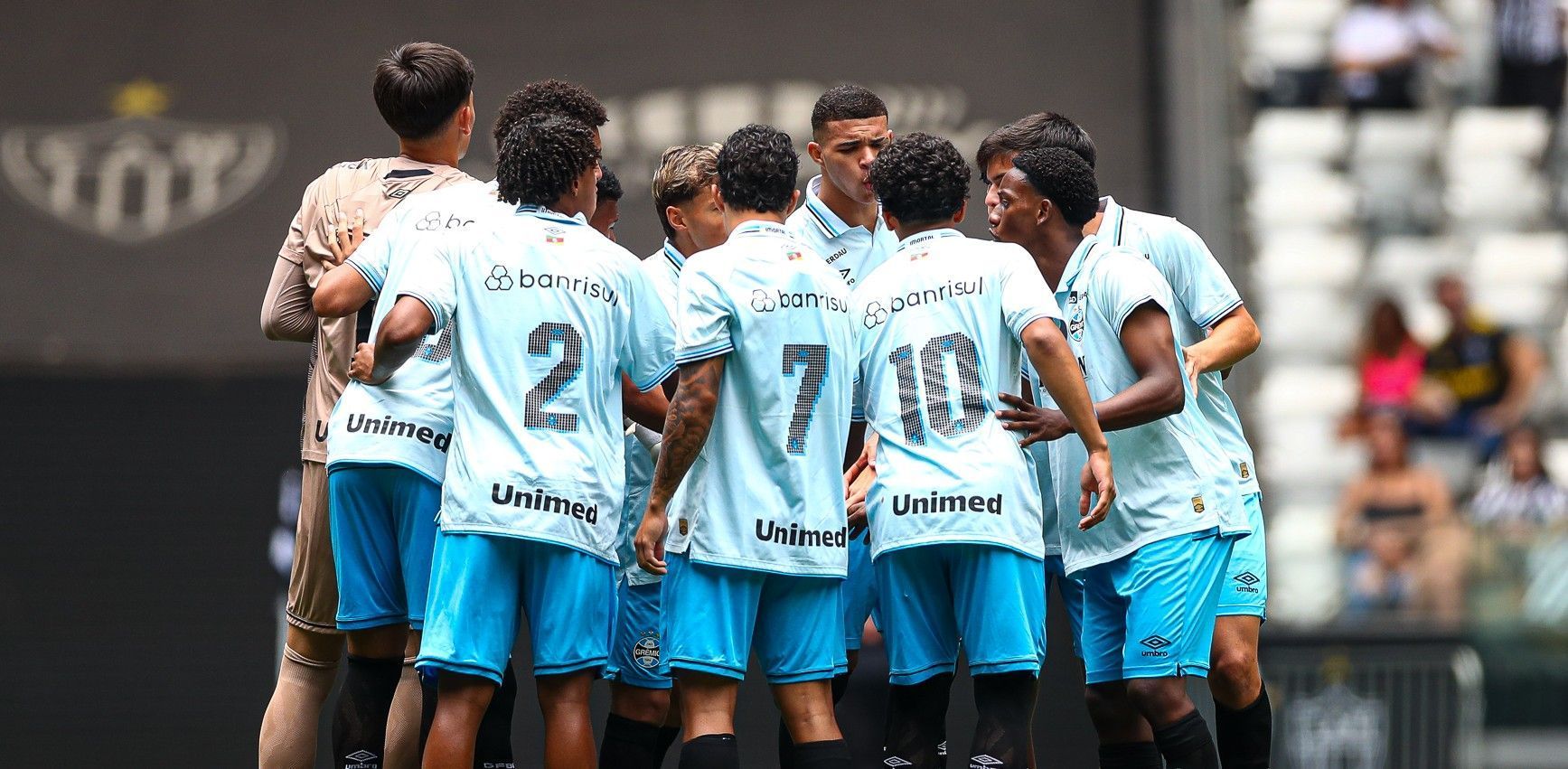 Grêmio promove seis jogadores da categoria sub-17 após destaque no Brasileiro