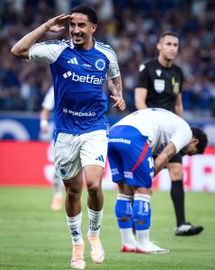 Christian comemorando gol pelo Cruzeiro