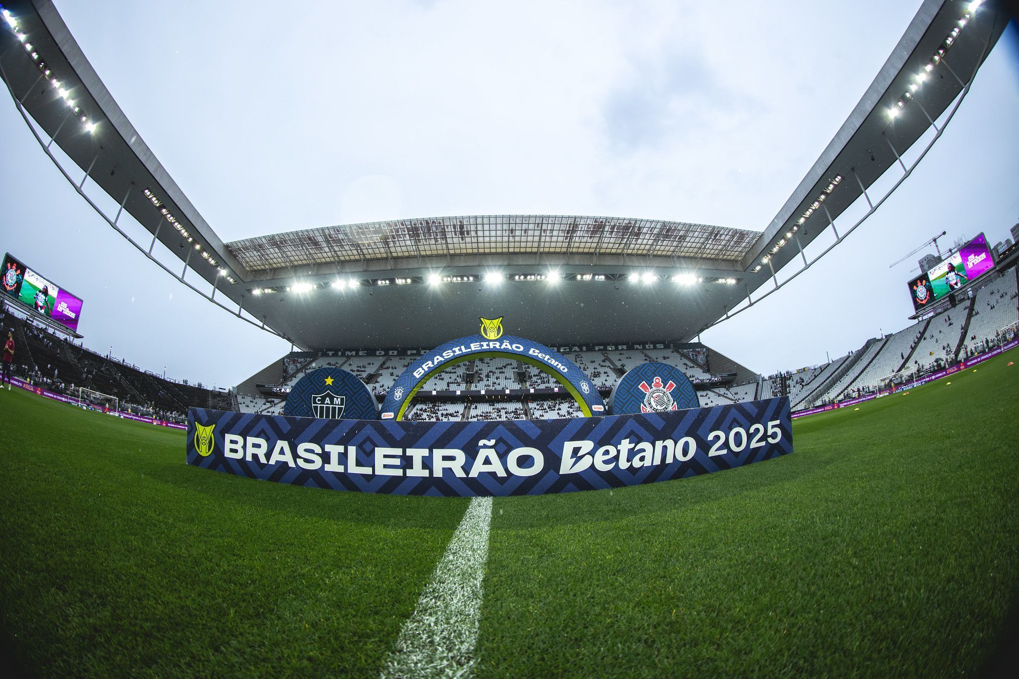 Corinthians x Atlético: veja escalações para jogo do Brasileirão