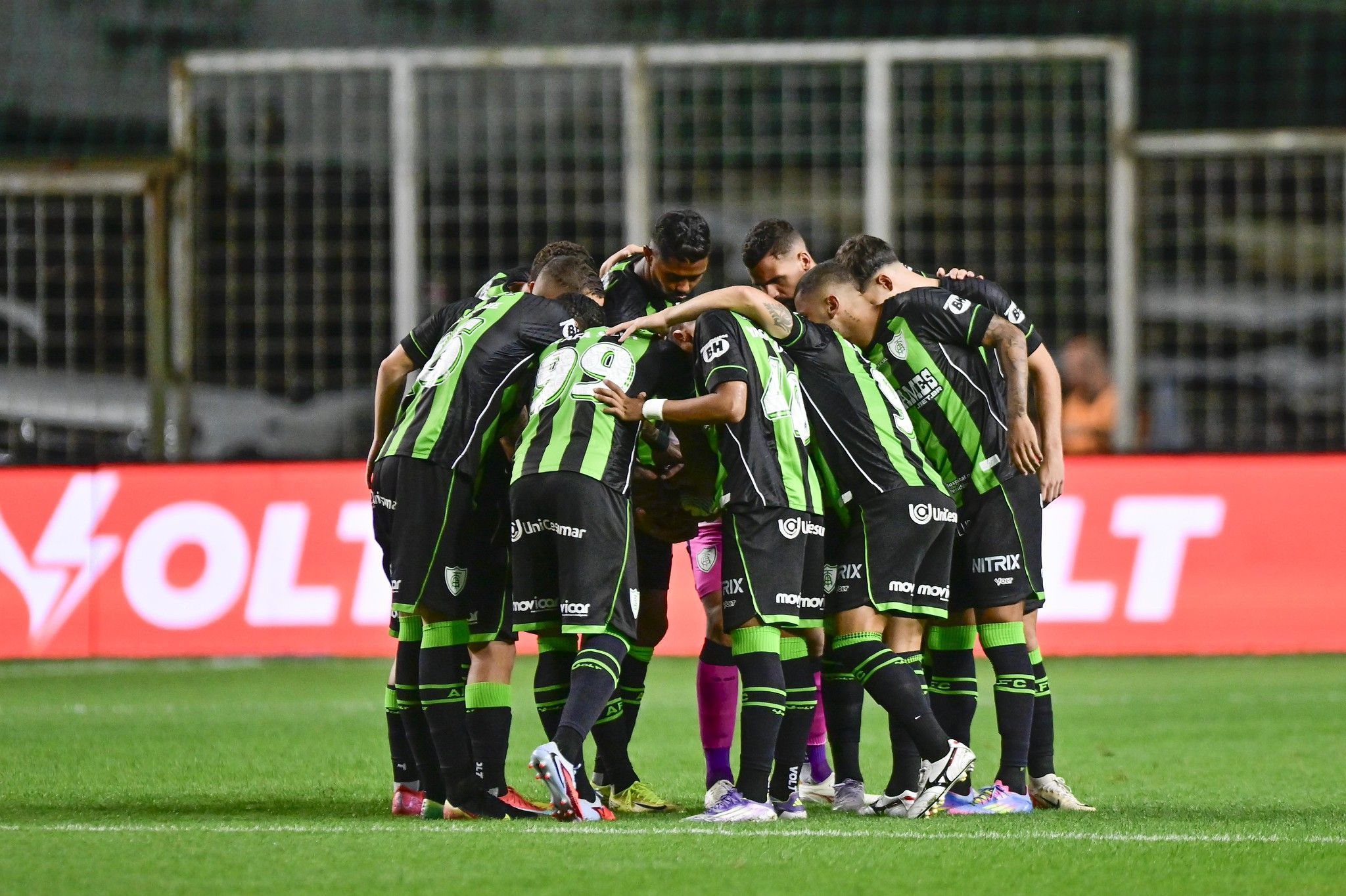 Zagueiro titular não chega a acordo com o América e deixa o clube; saiba detalhes