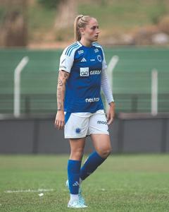 Isa Haas, zagueira do Cruzeiro