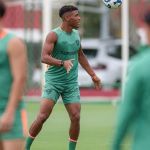 Volante não treina com o elenco e vira dúvida no Fluminense contra o Ceará