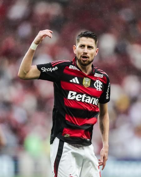 Jorginho em atividade pelo Flamengo: camisa 21 terá sequência como titular