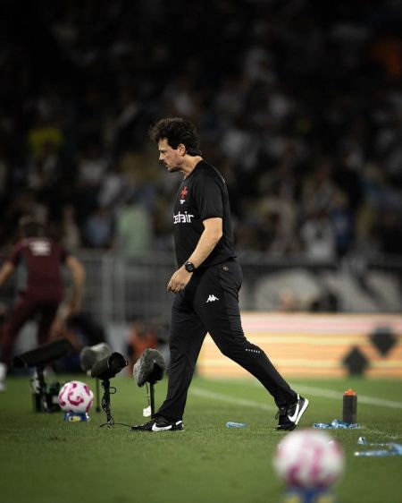 O Vasco de Fernando Diniz venceu seis dos últimos dez jogos