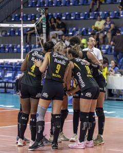 Praia Clube encara Minas pela Superliga Feminina