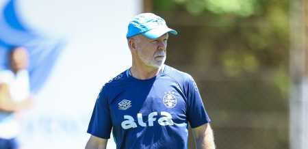 Mano Menezes prepara o Grêmio para enfrentar o Juventude