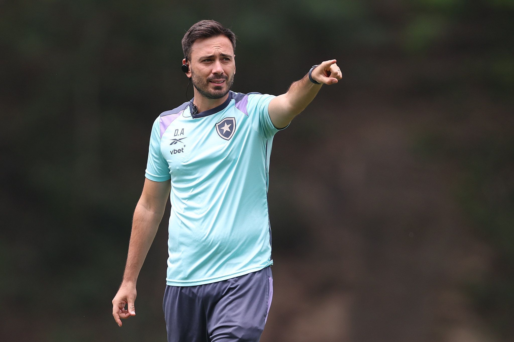Escalação do Botafogo: Ancelotti deve manter formação ofensiva contra o Vitória