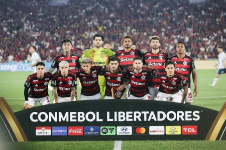 Flamengo tem um jogador pendurado com dois cartões amarelos na Libertadores