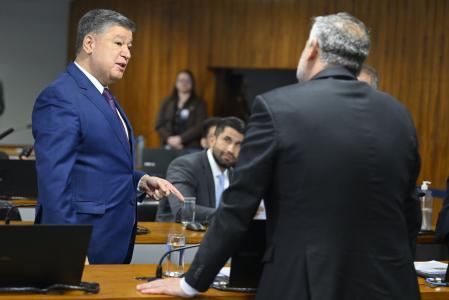 O presidente da CPMI do INSS, senador Carlos Viana (Podemos-MG)