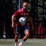 Lucas Moura passa por procedimento no joelho e deve desfalcar São Paulo no restante da temporada