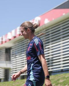 Filipe Luís terá bastante desfalques para o confronto diante do Fortaleza