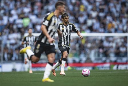 Gustavo Scarpa será um dos desfalques do Atlético contra o Inter pelo Brasileirão