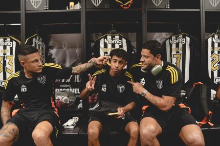 Guilherme Arana (à esq.), Walisson Mosquito (ao centro) e Hulk (à dir.)