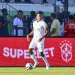 Lateral do América passa por cirurgia para tratamento de lesão; saiba detalhes