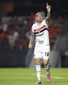 Luciano é o artilheiro do São Paulo em 2025