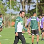 Laterais do América iniciam transição e podem reforçar time na reta final da temporada