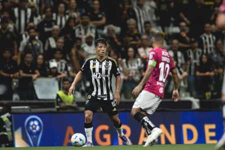 Alan Franco, do Atlético, durante contra o Independiente del Valle, nesta terça-feira (28)
