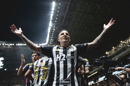 Arana celebra gol pelo Atlético