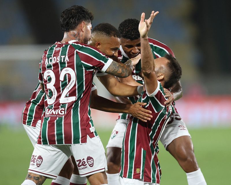 Com gol polêmico, Fluminense vence o Ceará em jogo atrasado e entra no G6 do Brasileiro