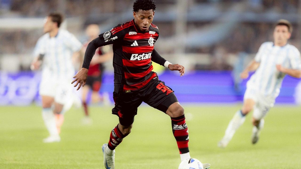 Flamengo Racing Racing x Flamengo: árbitro justifica expulsão de Plata na semifinal da ...