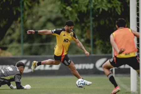 Hulk completará 280 partidas pelo Atlético no confronto de domingo (2) contra o Internacional
