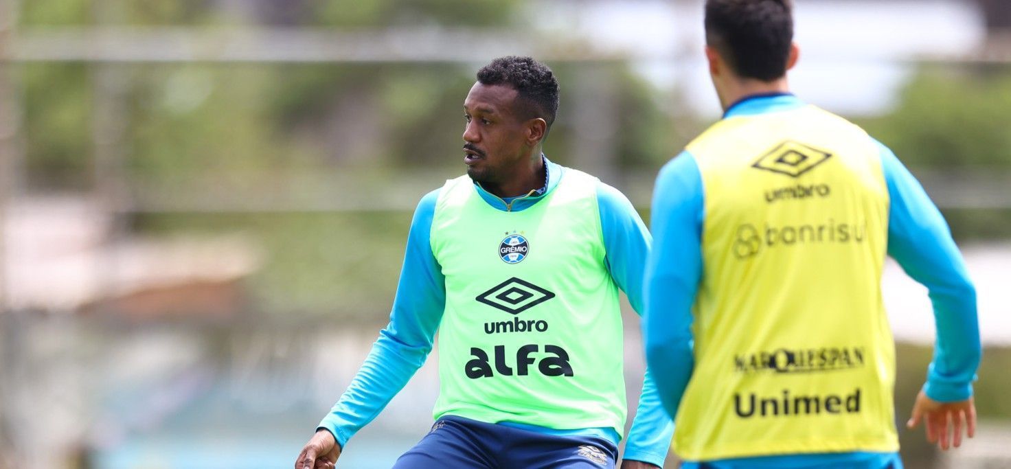 Titulares do Grêmio estão pendurados contra Corinthians e podem virar desfalques diante do Cruzeiro